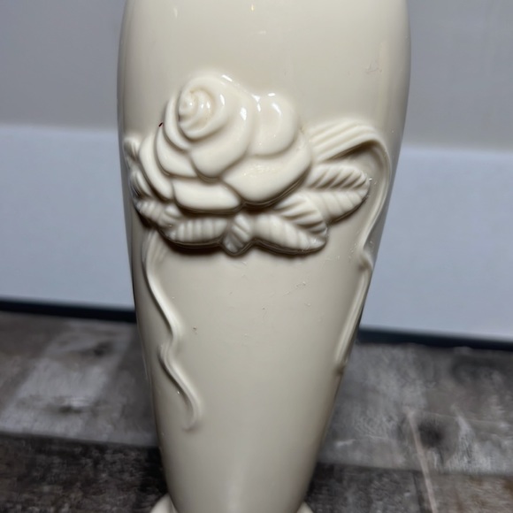 Vintage 80's Porcelain Lenox Vase 24K Trim Hand Crafted in Thailand - Picture 2 of 7
